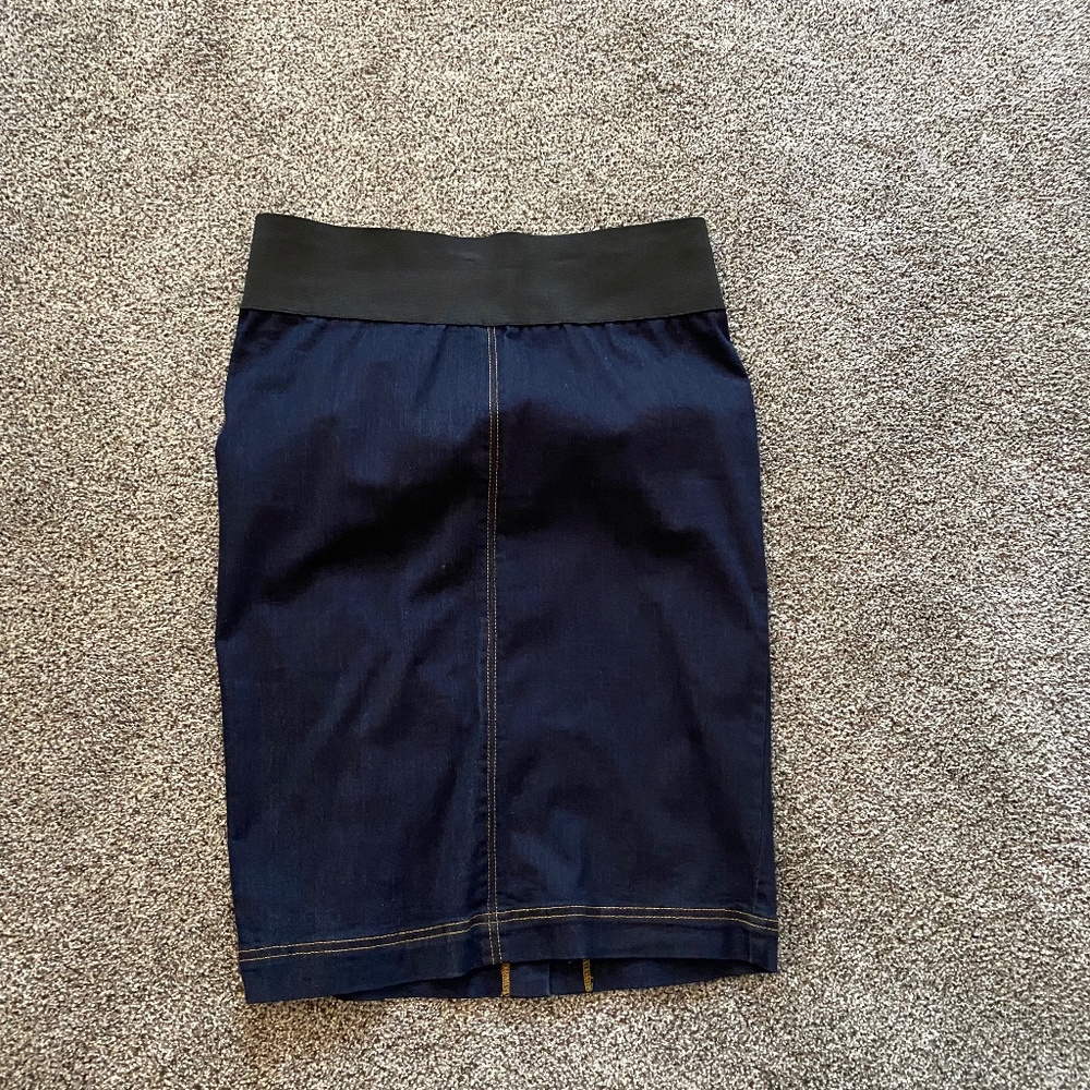 Denim pencil skirt (with stretch)